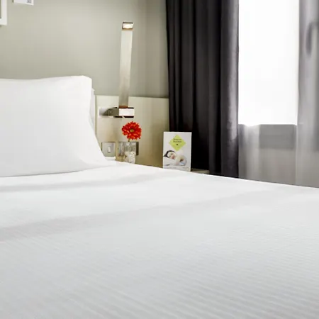 מלון Sercotel Amister Art 4*