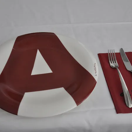 מלון Sercotel Amister Art