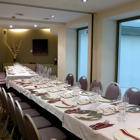 Sercotel Amister Art מלון 4*