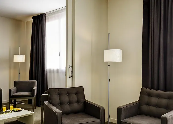 세르코텔 아미스테르 아트 호텔 4*